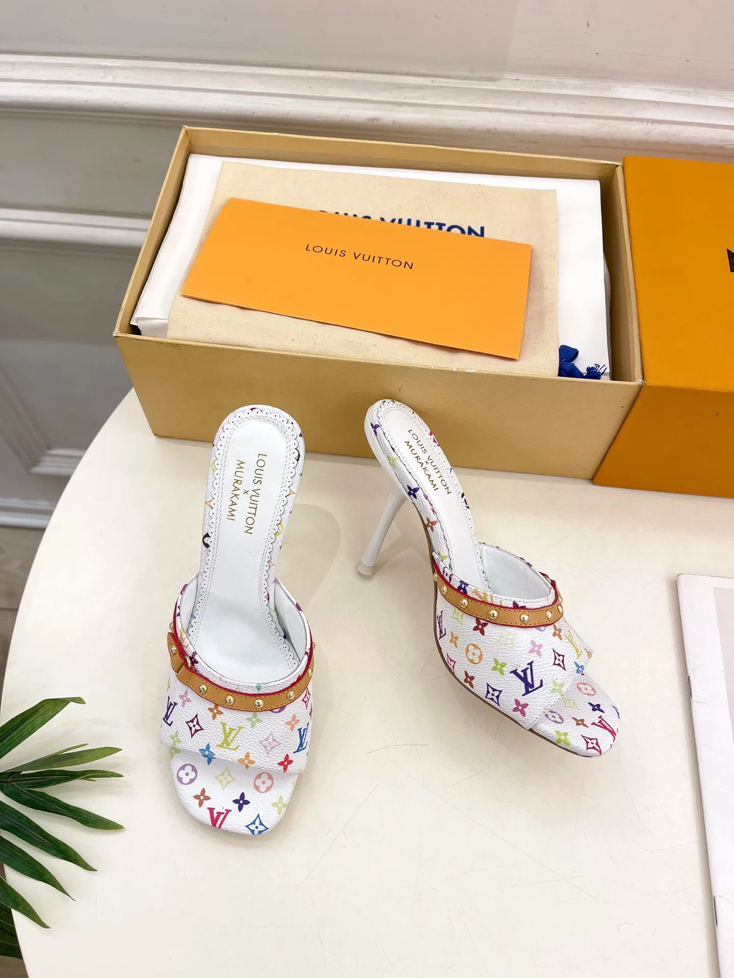 👟👟Ex-factory price 580👟👟 LV | Louis Vuitton 25𝐬𝐬 🧡💚2025 early spring new top version‼ ️The original version is the same. The counter features the latest LV Full of high-end feel! A popular model among bloggers at home and abroad, it’s retro and fashionable and looks amazing on your feet! Mainly recommended models on the official website★ ━━━━━ ЅᏇєєt ━━━━━ ▪️Upper: high-custom rainbow-colored presbyopia leather ▪️Lining: imported sheepskin ▪️Outsole: original Italian leather outsole ▪️Heel height: 5.5cm / 9.5cm ▪️Shoe size: 35-39 (34, 40, 41, 42 customized)